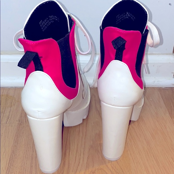 booties - Picture 3 of 3